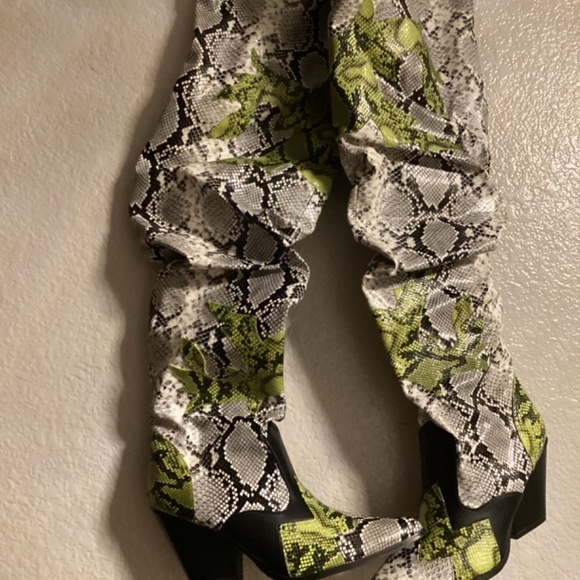 Hilda Chunky Heel Over The Knee Boots, Size 9M, Multi Colored NEW - Picture 6 of 6